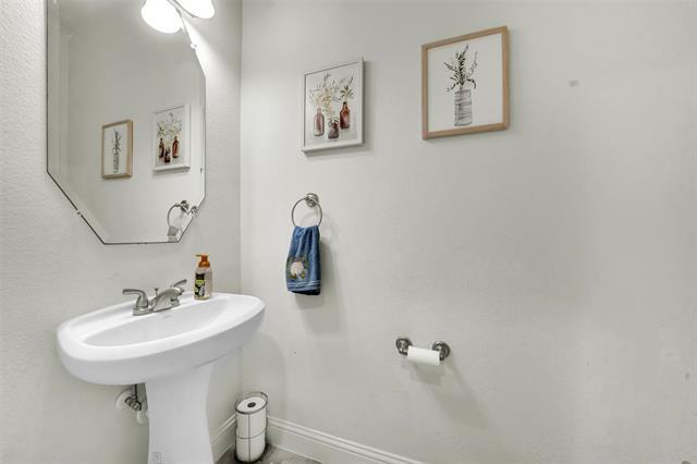 Building Photo - 345 Twin Creeks Dr