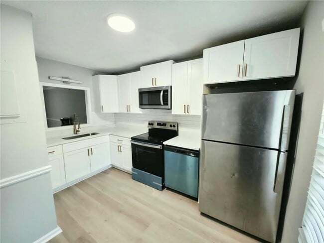 Building Photo - 1221 Oak Forest Ct SW