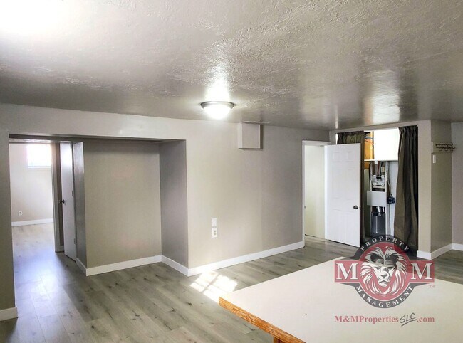 Building Photo - 133 Cottage Ave