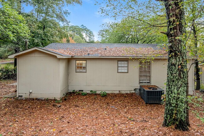 Building Photo - 1684 Brewster Rd