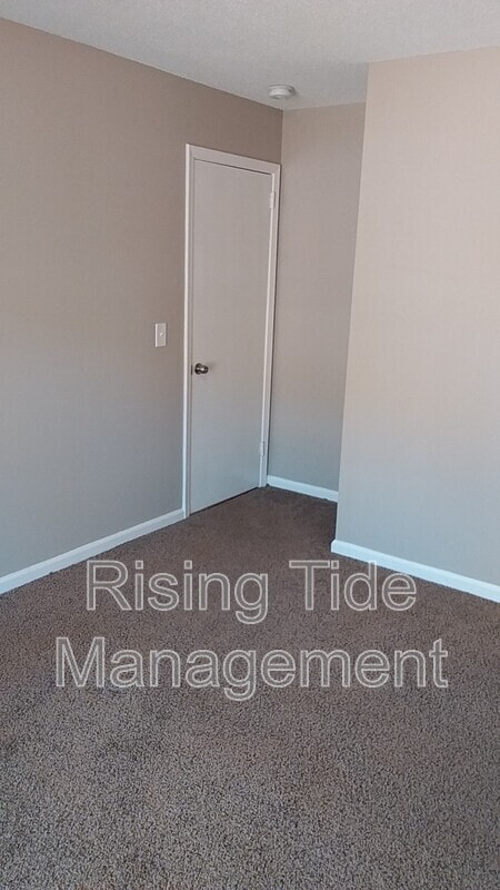 Building Photo - 3211 Churchview Way