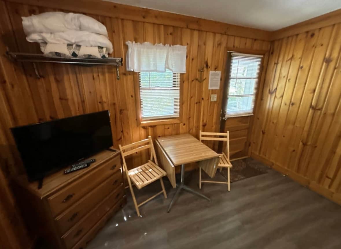 Living area - 853 E Front St