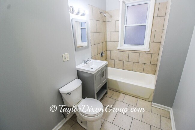 Building Photo - 6607 S Greenwood Ave