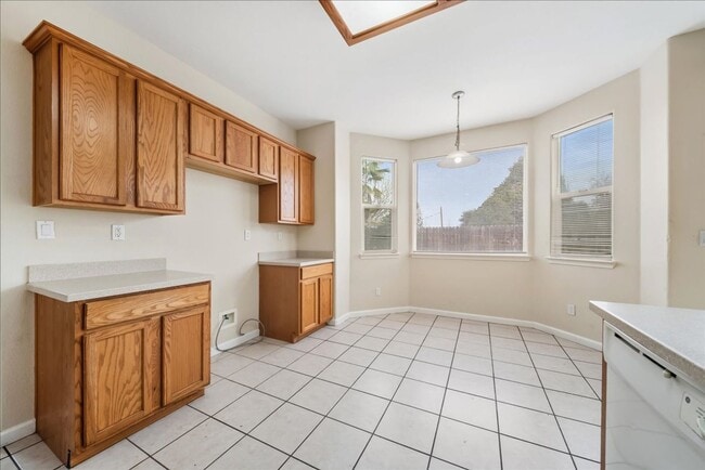 Building Photo - 9615 Harvest View Way