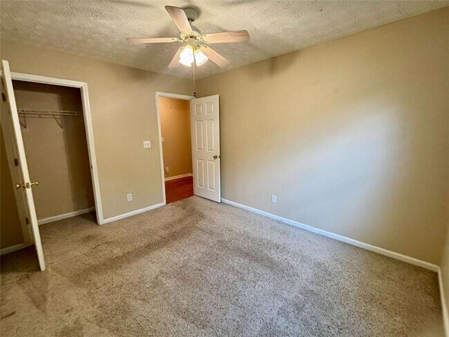 Building Photo - 540 Chandon Way