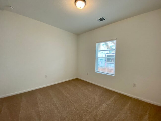 Building Photo - Stunning 4/2 Brand New Home in Kyle!