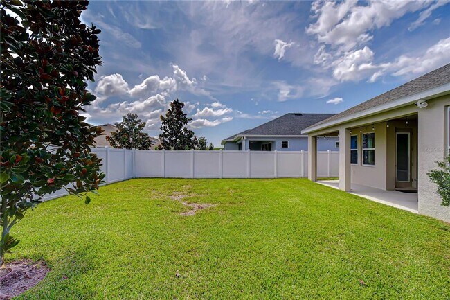 Building Photo - 15371 Caravan Ave
