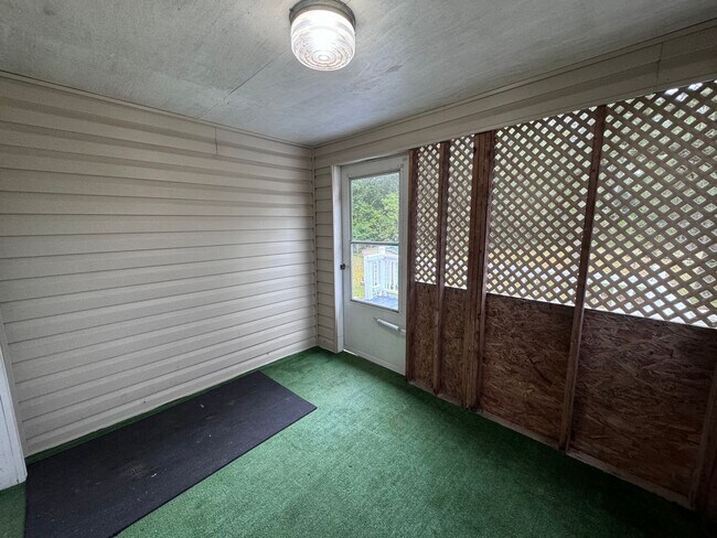 Building Photo - 3830 Huckleberry Rd