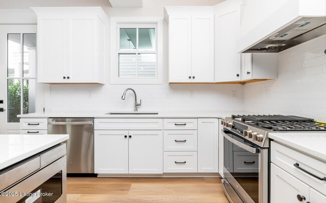 Building Photo - 6100 Passionflower Dr