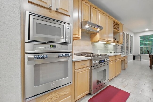 Building Photo - 22 Watermint Pl