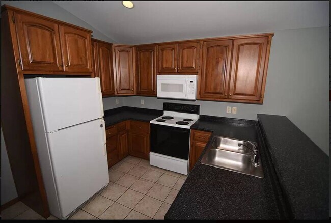 Building Photo - 1936 Little River Path