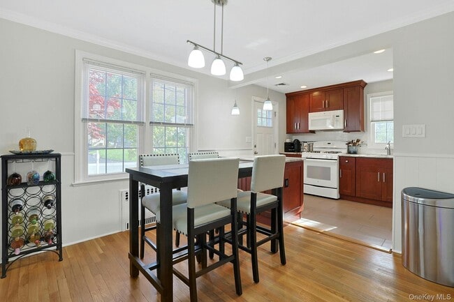 Building Photo - 71 Cox Ave