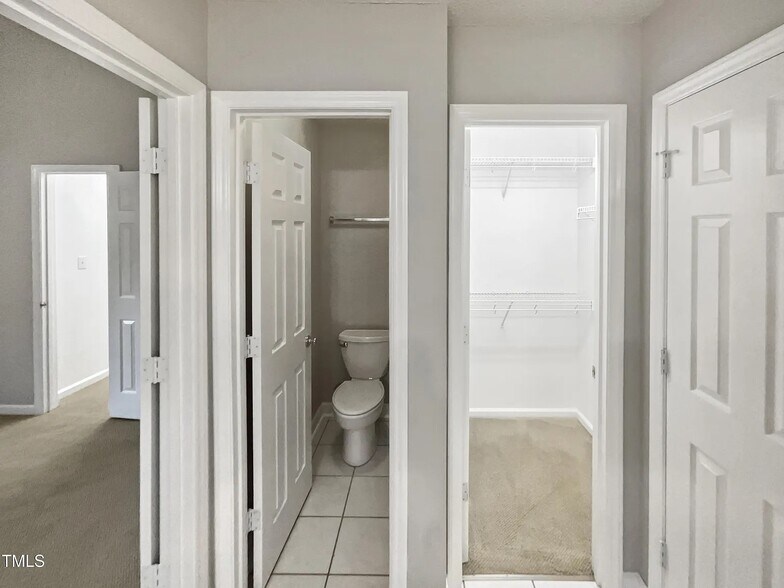 Primary Bath / Walk-in #2 - 4013 Ellisfield Dr