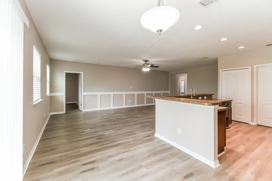 Building Photo - 5120 Magnolia Valley Dr