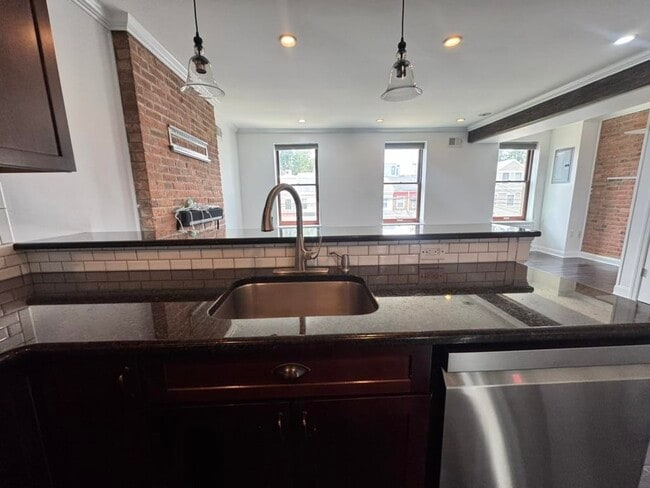 Building Photo - 270 3rd St