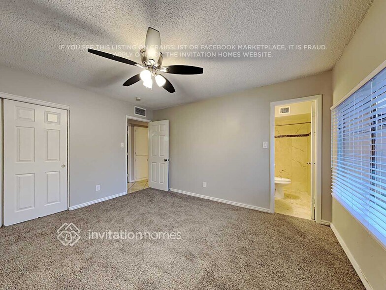 Building Photo - 6008 N 61st Dr