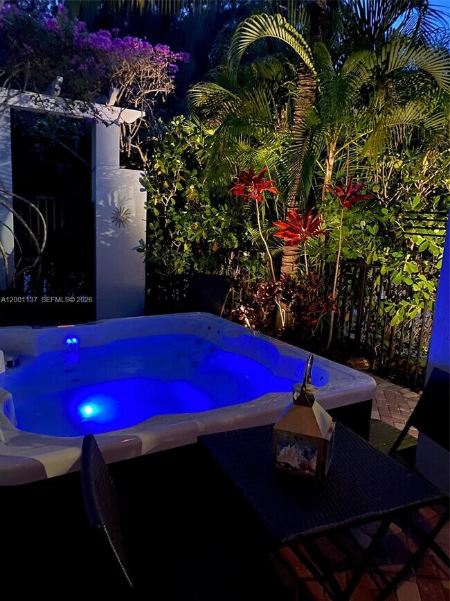 Building Photo - 184 W Bay Cedar Cir