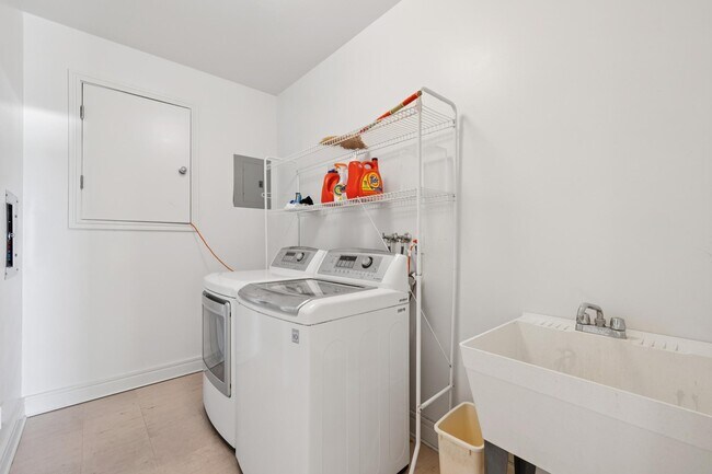 Building Photo - 20 Gilmartin Dr