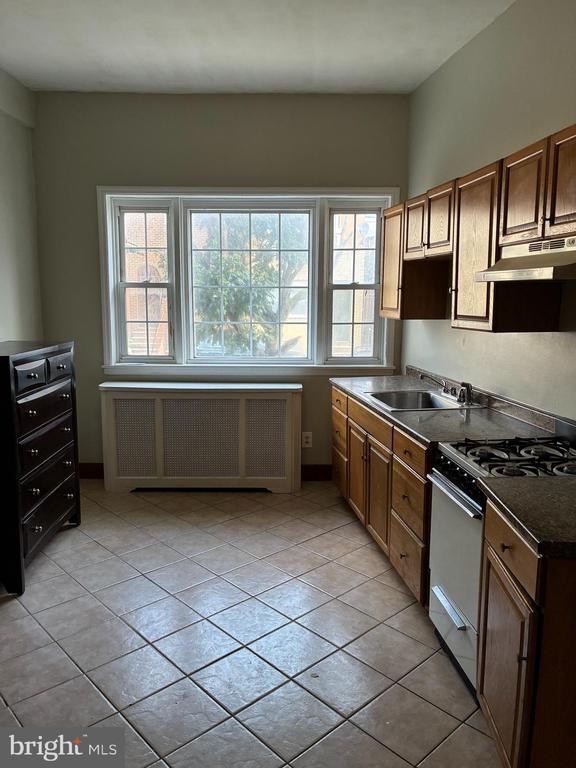 Primary Photo - 1410 W Porter St