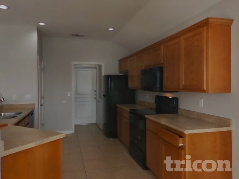 Building Photo - 2164 Bentwood Dr