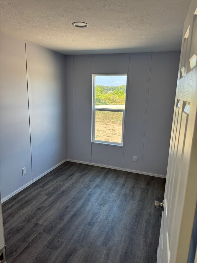 Building Photo - 526 Elkins Rd