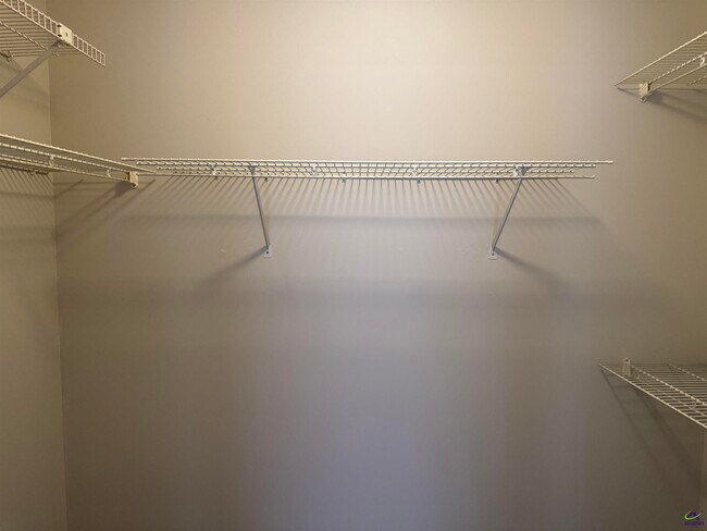 Building Photo - 408 Sunshine Way