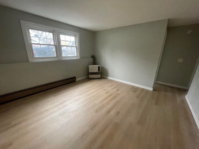 Building Photo - 15 Kingsley Ct