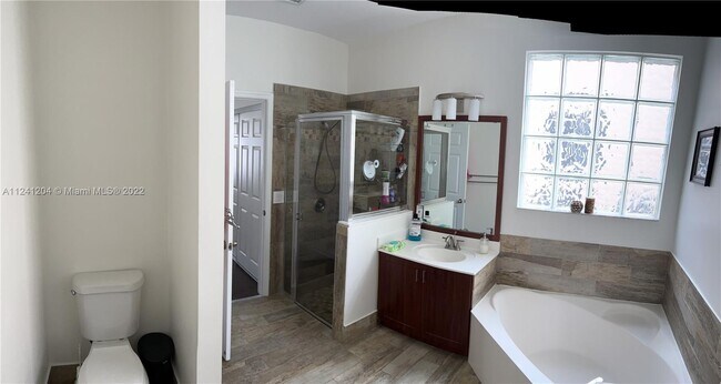 Building Photo - 803 SW 118th Ave