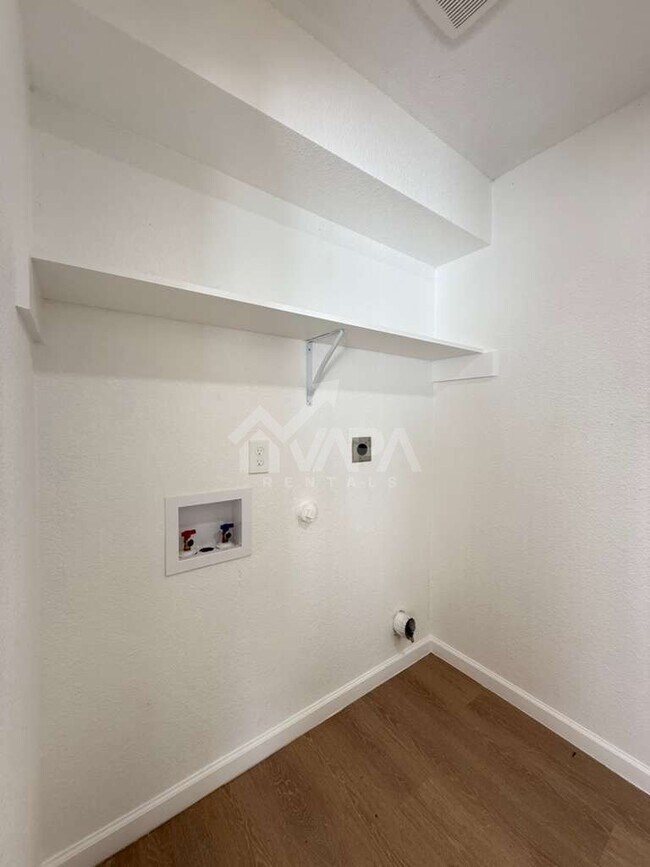 Building Photo - 4915 Brazoswood