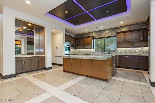 Building Photo - 94 Glade Hollow Dr