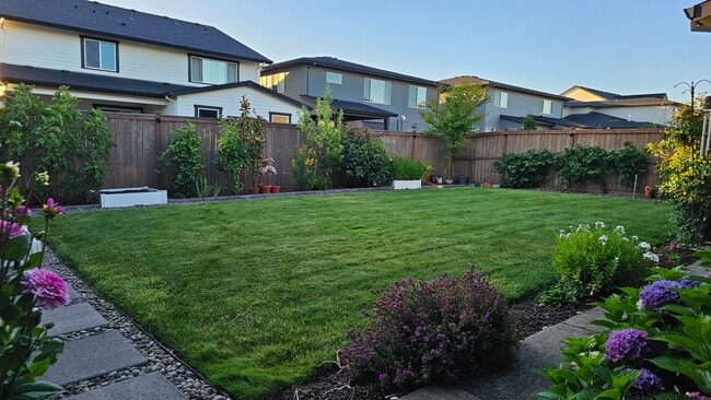 Building Photo - 4078 SE 70th Ave
