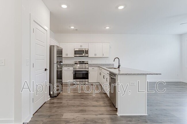 Building Photo - 1218 Westgate Vlg Dr