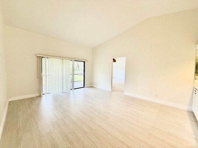 Building Photo - 8686 Eagle Run Dr