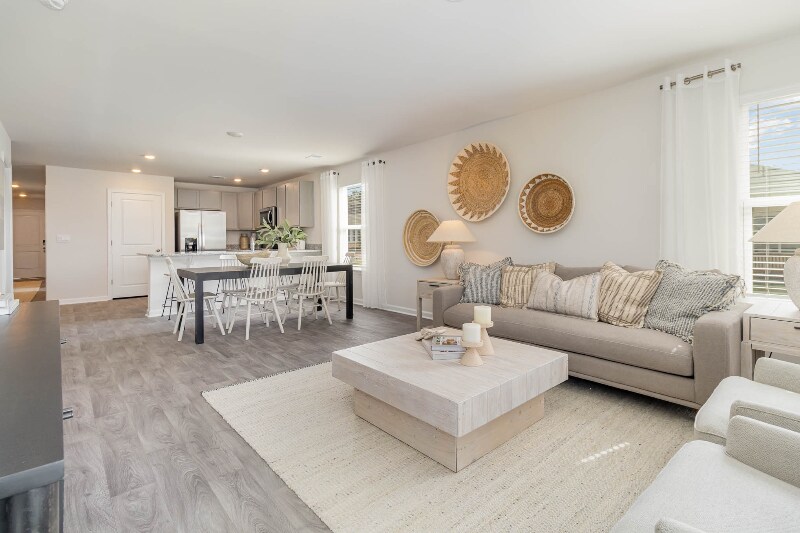 Building Photo - 170 Cassina Dr
