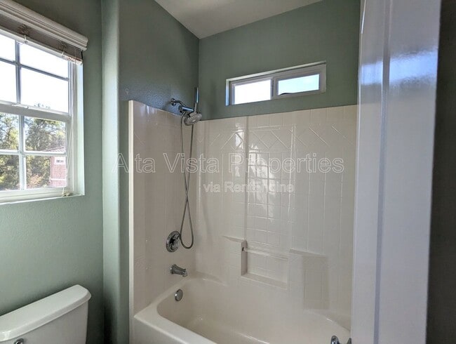 Building Photo - 8421 Kern Crescent