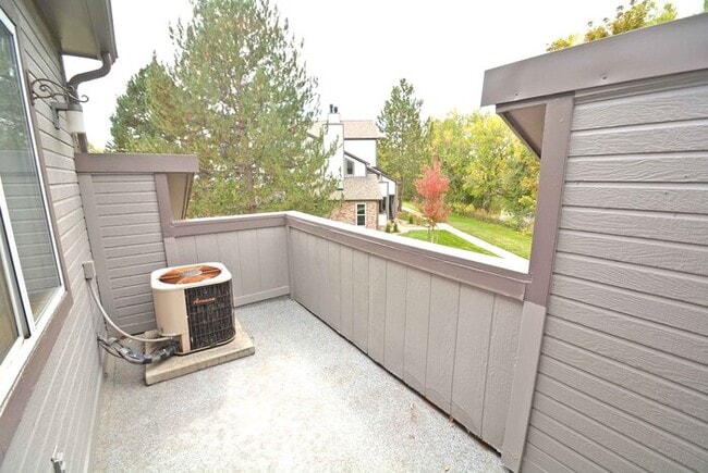 Building Photo - Condo