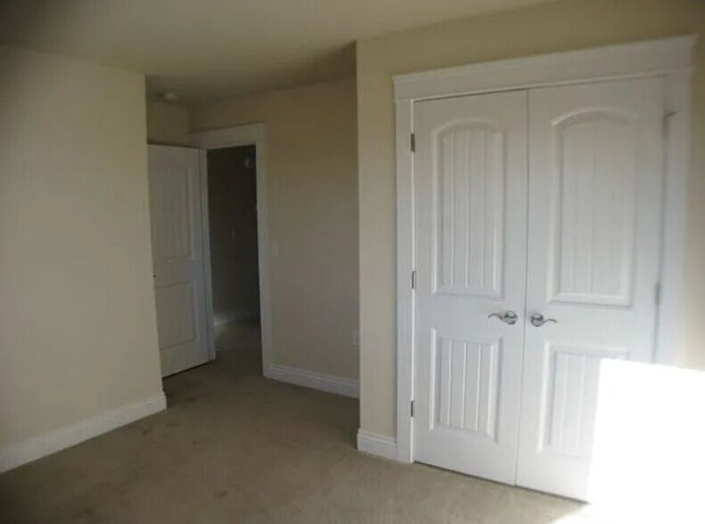 Building Photo - 115 Montalto Dr