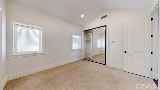 Building Photo - 1102 Slauson Ln