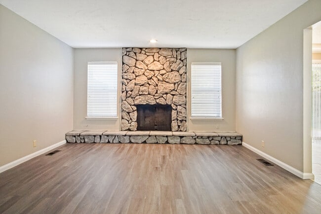 Building Photo - 3621 Wynn Cir