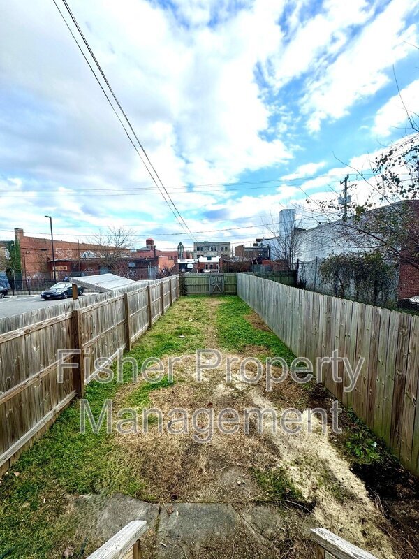 Building Photo - 1512 Bainbridge St