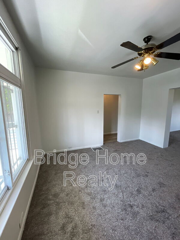 Building Photo - 1367 Montezuma St