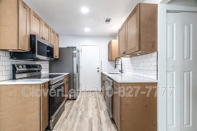 Building Photo - 8039 Big Bend