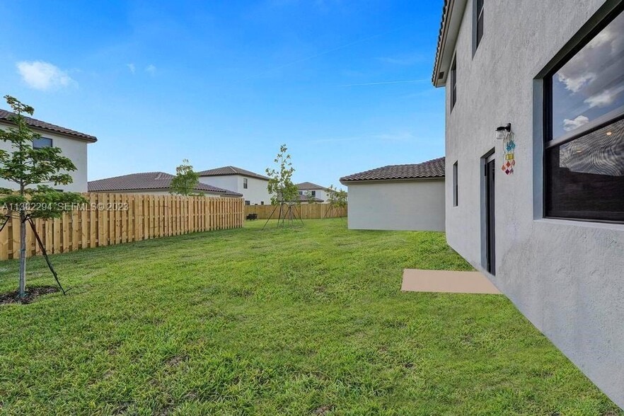 Building Photo - 11904 SW 240th St