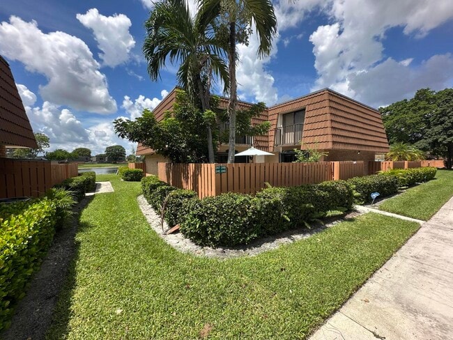 Primary Photo - 246 Charter Way