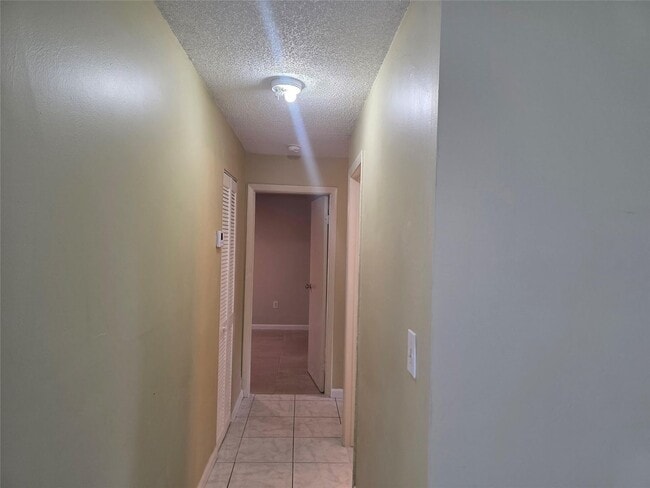 Building Photo - 309 NE 169th St