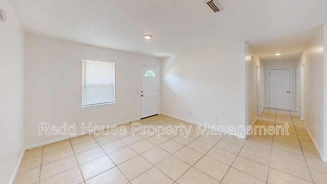 Building Photo - 204 Lowery St