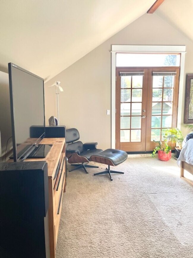 Primary Photo - 535 NW Florida Ave