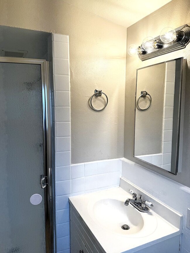 Building Photo - Charming 4-Bedroom Home with Spacious Backyard in Garden Grove!