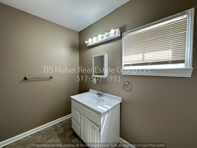 Building Photo - 619 S Magnolia Ave