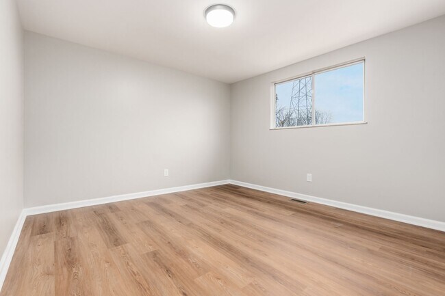 Building Photo - 2652 Landsburn Dr